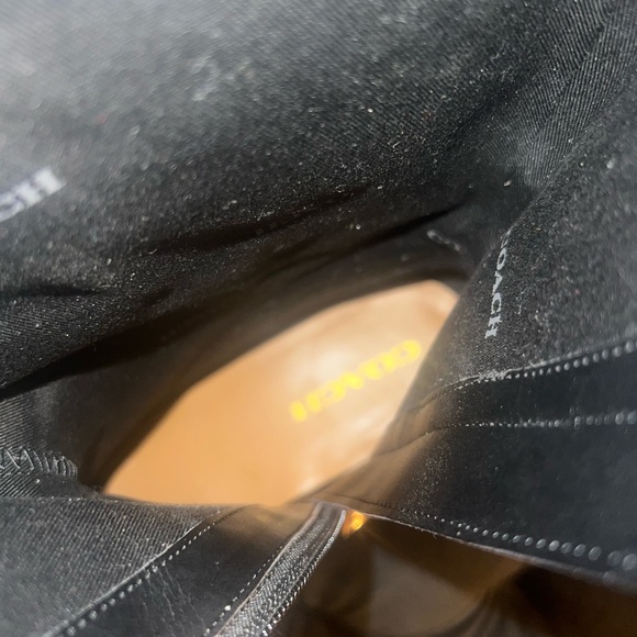 Coach - Picture 11 of 12